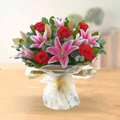 Pretty Lilies N Roses Bouquet