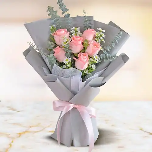 Eye Catching Assemble of Pink Color Roses in Bouquet