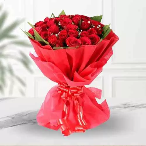 Bouquet of Fresh Red Roses