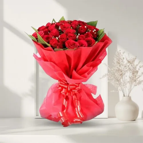 Shop Luxurious Bouquet of Red Roses