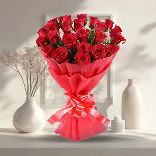 Attractive Bouquet of Red Roses