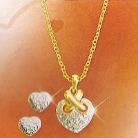 Be Kissable Rhinestone Pave heart Necklace and Earring Set. pendent in goldtone and clear rhinestone on 16