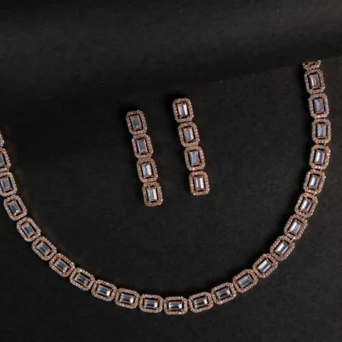 Emerald Glow Necklace Set