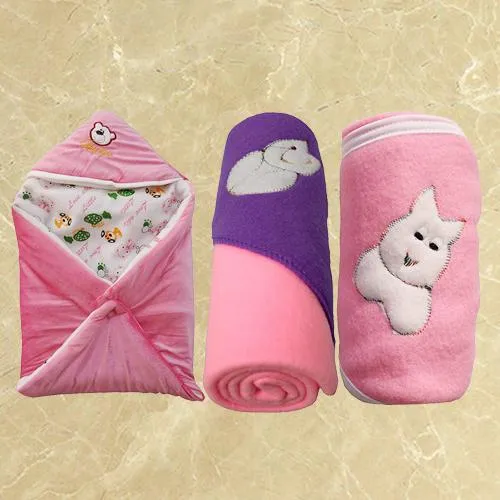 Attractive Fleece Hooded Blanket for New Born Babies