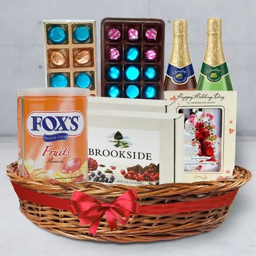 Dazzling Anniversary Gift Hamper