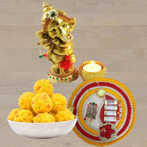 Amazing Ganesha Idol with Boondi Ladoo N Thali<br>