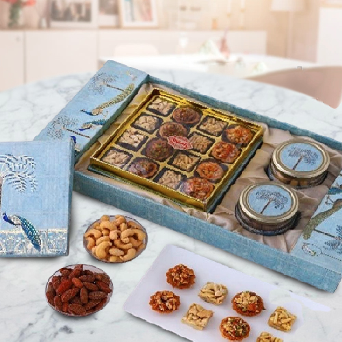 Tasty Sweet N Nutty Gift Box