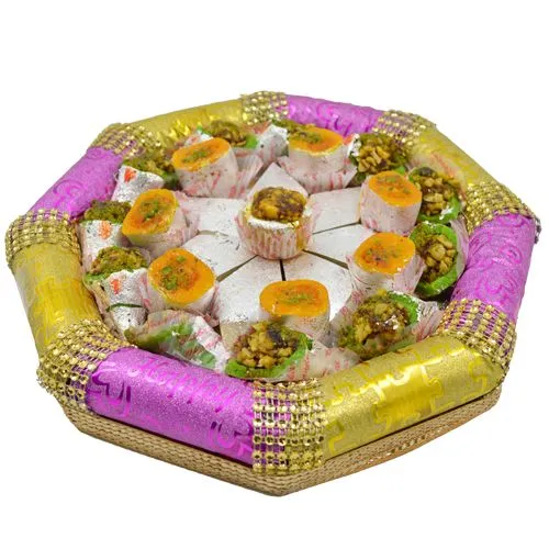 Deliver Assorted Sweet Gift Platter